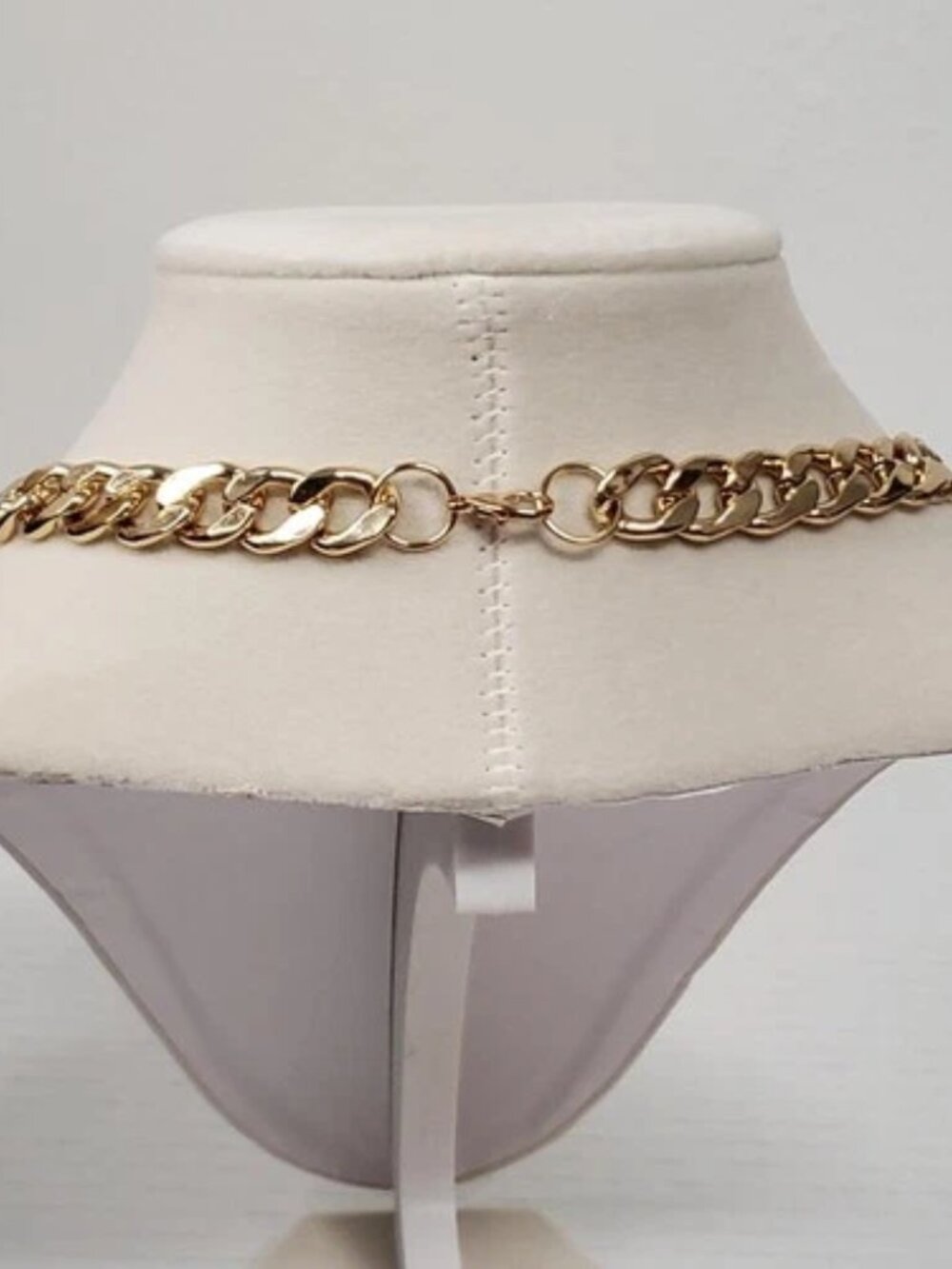 Gold-Plated Necklace with Authentic Louis Vuitton Padlock - Picture 4 of 8